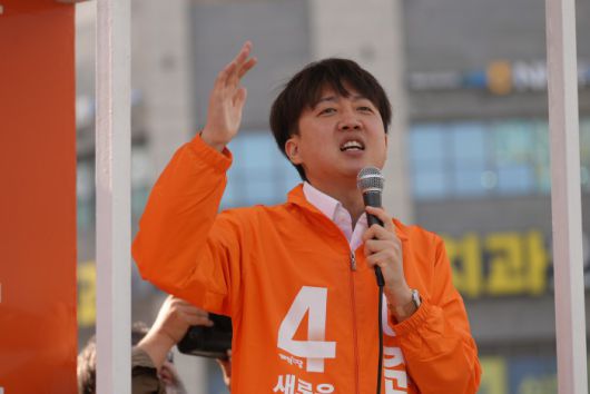 [서울=뉴스핌] 이준석 개혁신당 대선 후보가 13일 오전 대구 달서구 죽전네거리에서 유세를 하며 지지를 호소하고 있다. [사진=이준석 캠프] 2025.05.13 photo@newspim.com