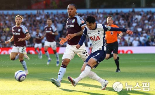 [버밍엄 로이터 =뉴스핌] 박상욱 기자 = 손흥민이 17일 프리미어리그 37라운드 애스턴 빌라전에서 슈팅하고 있다. 2025.5.17 psoq1337@newspim.com