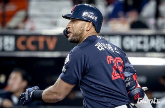 빅터 레이예스. [사진=롯데]