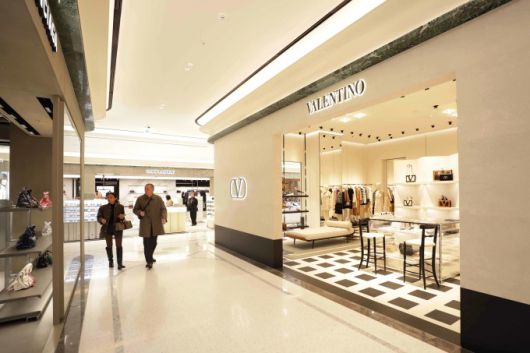 지난 14일 리뉴얼해 오픈한 신세계백화점 본점 신관 2층에는 명품들이 입점해 있다. [사진=신세계백화점]