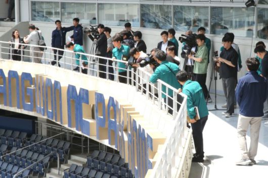 경남 창원시가 19일 창원NC파크 마산구장에서 NC 다이노스 홈경기 재개를 위해 보완 사항 등을 공개하고 있다. [사진=창원시] 2025.05.19