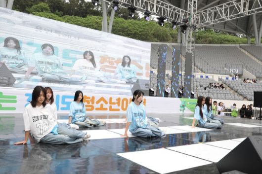 경기도는 지난 23일 '경기청소년의 날'을 맞아 용인미르스타디움에서 '2025년 경기도 청소년 진로·문화축제'를 진행했다. [사진=경기도]