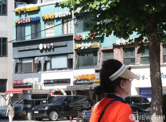 [서울=뉴스핌] 이호형 기자 = 2024학년도 대학수학능력시험 100일을 앞두고 8일 대치동 학원가도 분주해 지고 있다. 2023.08.08 leemario@newspim.com