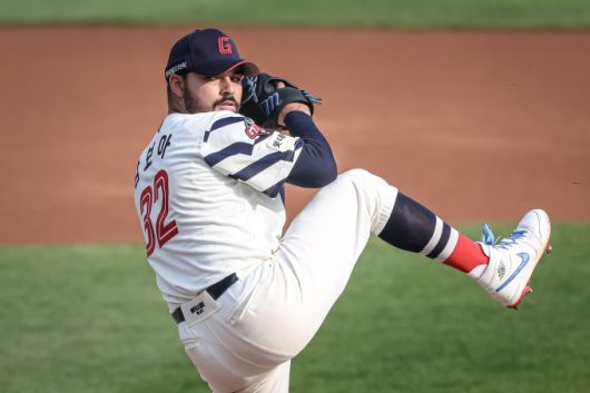 [서울=뉴스핌] 장환수 스포츠전문기자= 롯데 새 외국인 선발투수 알렉 감보아가 3일 사직 키움전에서 힘차게 공을 던지고 있다. [사진=롯데] 2025.06.03 zangpabo@newspim.com