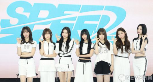 [서울=뉴스핌] 김학선 기자 = 신인 걸그룹 유스피어(여원, 소이, 시안, 서유, 다온, 채나, 로아)가 4일 서울 마포구 상암동 SBS프리즘타워에서 열린 데뷔 앨범 발매 미디어 쇼케이스에서 포즈를 취하고 있다. 2025.06.04 yooksa@newspim.com