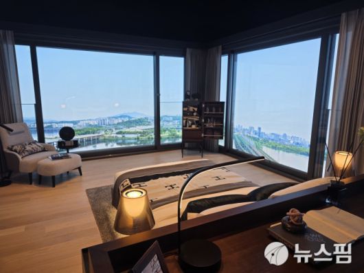 [서울=뉴스핌] 송현도 기자 = HDC현대산업개발의 홍보관. 2025.06.10 dosong@newspim.com