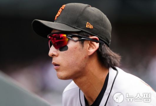 [덴버 로이터 =뉴스핌] 박상욱 기자 = 이정후가 13일 콜로라도와의 원정경기 5회말 수비에 집중하고 있다. 2025.6.13 psoq1337@newspim.com