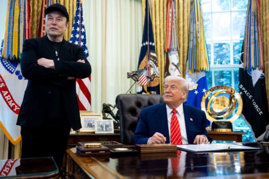 일론 머스크 테슬라 최고경영자(좌)와 도널드 트럼프 미국 대통령 [사진 = 블룸버그]