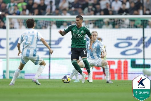 [서울=뉴스핌] 손지호 인턴기자 = 프로축구 K리그1 전북 현대 티아고. [사진=한국프로축구연맹] 2025.06.19 thswlgh50@newspim.com