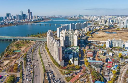 [서울=뉴스핌] 김용석 기자 = 강변북로가 보이는 서부이촌동 전경. [사진= 역사박물관] 2025.06.20 fineview@newspim.com