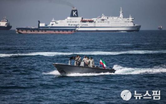 지난 2019년, 이란 병사들이 호르무즈 해협을 순찰하고 있는 모습 [사진=신화사 뉴스핌 특약]