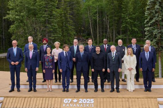 [서울=뉴스핌] 이재명 대통령이 지난 17일(현지시간) 캐나다 앨버타주 카나나스키스 주요 7개국(G7) 정상회의장에서 의장국 마크 카니 캐나다 총리, 초청국 정상들과 함께 기념 촬영을 하고 있다. [사진=대통령실] 2025.06.19 photo@newspim.com