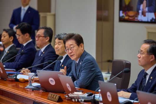 [서울=뉴스핌] 이재명 대통령이 24일 서울 용산구 대통령실에서 열린 제27회 국무회의에서 모두발언을 하고 있다. [사진=대통령실] 2025.06.24 photo@newspim.com