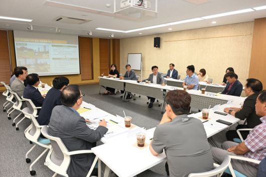김동근 시장이 7월 2일 '송산권역 현장 티타임'을 진행하고 있다.[사진=의정부시] 2025.07.02 sinnews7@newspim.com