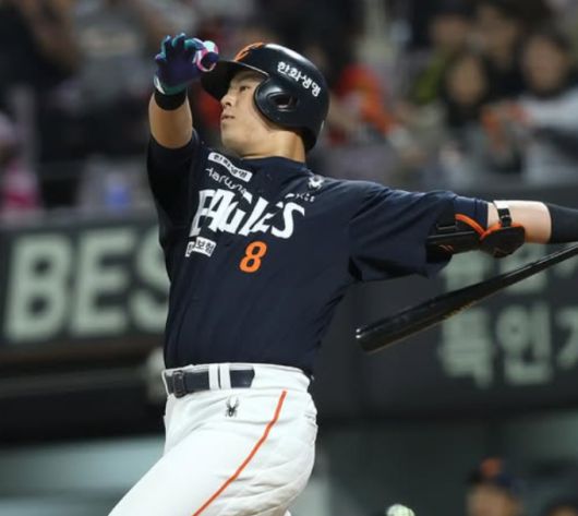 [서울=뉴스핌] 한화 4번 타자 노시환이 지난 5월 2일 광주 KIA와의 경기에서 연장 11회 결승 홈런을 기록했다. [사진 = 한화] 2025.05.02 wcn05002@newspim.com