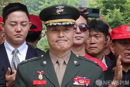 [서울=뉴스핌] 양윤모 기자 = 박정훈 전 해병대 수사단장이 27일 오후 서울고등법원에서 열린 상관명예훼손 등 항소심 2차 공판에 참석하고 있다. 2025.06.27 yym58@newspim.com