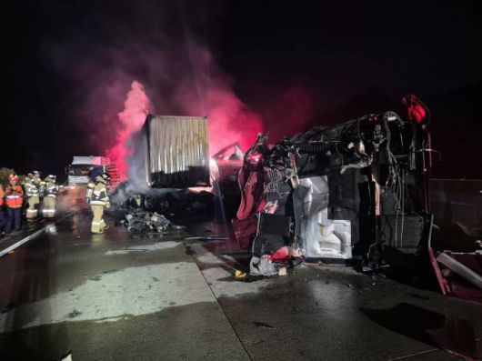 11일 오전 3시 40분쯤 충남 예산군 대흥면 당진영덕고속도로 당진 방향 예산휴게소 인근에서 3차 추돌사고가 발생했다. [사진=예산소방서]  2025.07.11 gyun507@newspim.com