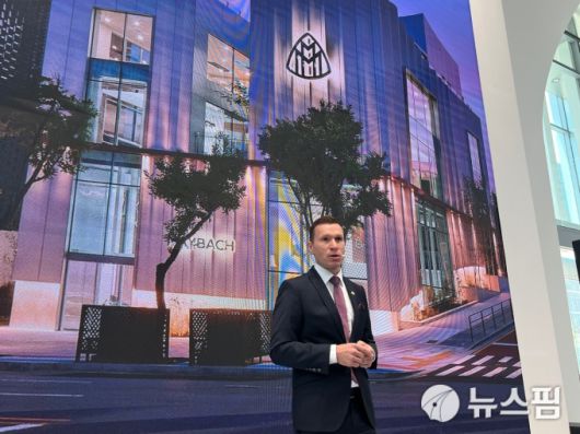 [서울=뉴스핌] 조수빈 기자 = 마티아스 바이틀 메르세데스-벤츠 코리아 대표이사 사장이 14일 서울시 강남구 압구정로에 위치한 마이바흐 브랜드센터 서울 오픈식에서 인사말을 하고 있다. [사진=조수빈 기자] 2025.07.14 beans@newspim.com