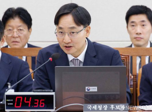 [서울=뉴스핌] 윤창빈 기자 = 임광현 국세청장 후보자가 15일 오전 서울 여의도 국회 기획재정위원회 전체회의에서 열린 인사청문회에서 의원 질의에 답변하고 있다. 2025.07.15 pangbin@newspim.com