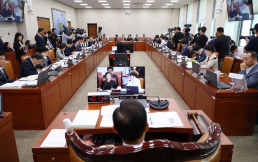 [서울=뉴스핌] 정일구 기자 = 15일 오전 서울 여의도 국회 산업통상자원중소벤처기업위원회에서 한성숙 중소벤처기업부 장관 후보자 인사청문회가 열리고 있다. 2025.07.15 mironj19@newspim.com