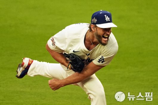 [애틀랜타 로이터=뉴스핌] 내셔널리그 리그 불펜 투수로 나선 클레이튼 커쇼가 2회 0.2이닝을 소화했다. 2025.07.16 wcn05002@newspim.com