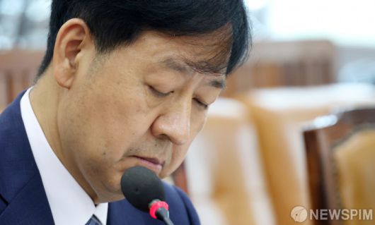 [서울=뉴스핌] 정일구 기자 = 구윤철 부총리 겸 기획재정부 장관 후보자가 17일 오전 서울 여의도 국회 기획재정위원회에서 열린 인사청문회에서 의원 질의를 경청하고 있다. 2025.07.17 mironj19@newspim.com