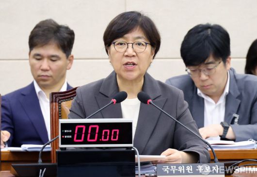 [서울=뉴스핌] 정일구 기자 = 정은경 보건복지부 장관 후보자가 18일 오후 서울 여의도 국회 보건복지위원회에서 열린 인사청문회에서 의원 질의에 답하고 있다. 2025.07.18 mironj19@newspim.com