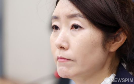 [서울=뉴스핌] 정일구 기자 = 강선우 여성가족부 장관 후보자가 14일 오전 서울 여의도 국회 여성가족위원회에서 열린 인사청문회에서 의원 질의를 경청하고 있다. 2025.07.14 mironj19@newspim.com