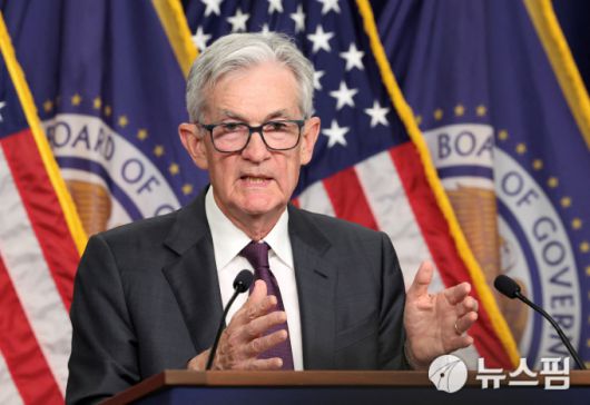 29일(현지시간) 제롬 파월 연방준비제도(Fed) 의장이 연방공개시장위원회(FOMC) 정례회의 후 기자회견을 하고 있다.[사진=로이터 뉴스핌] 2025.01.30 mj72284@newspim.com