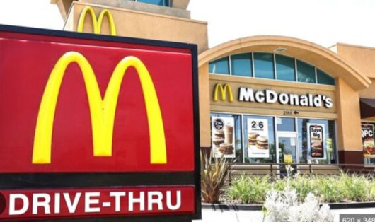 맥도날드의 드라이브-스루 [사진=블룸버그]