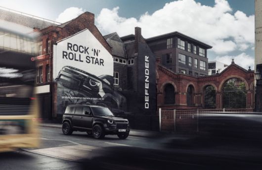 브리티시 어드벤처 브랜드 디펜더가 전설적인 영국 록 밴드 오아시스의 월드 투어 '오아시스 라이브 25(Oasis Live '25)'의 공식 자동차 브랜드 파트너로 참여한다. [사진=JLR 코리아]