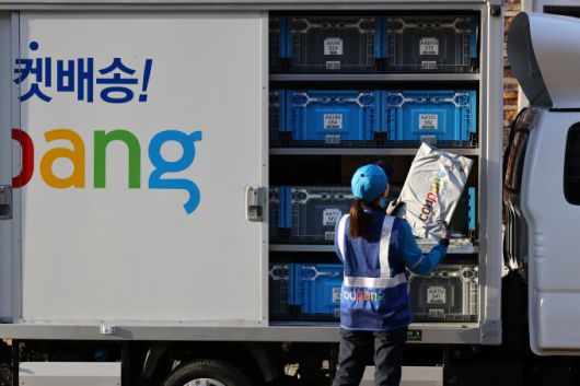 쿠팡의 배송차량 '쿠팡카' [사진=쿠팡]