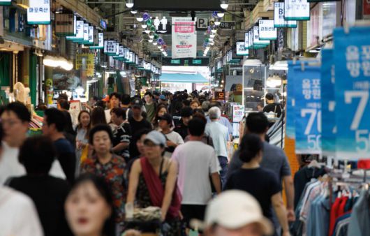 서울 마포구 망원시장에서 시민들이 장을 보고 있다. [사진=뉴스핌DB]