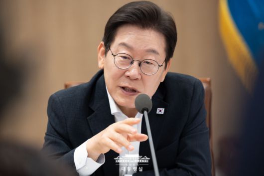 [서울=뉴스핌] 이재명 대통령이 13일 서울 용산구 대통령실에서 열린 나라재정 절약 간담회에서 발언을 하고 있다. [사진=대통령실] 2025.08.13 photo@newspim.com