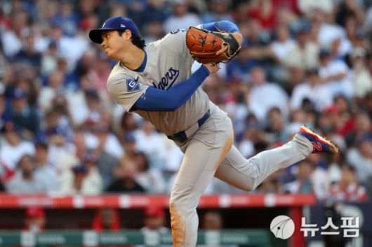 [캘리포니아 로이터=뉴스핌] LA 다저스의 선발 투수 오타니 쇼헤이가 14일 LA 에인절스와의 경기에서 4.1이닝 4실점했다. 2025.08.14 wcn05002@newspim.com