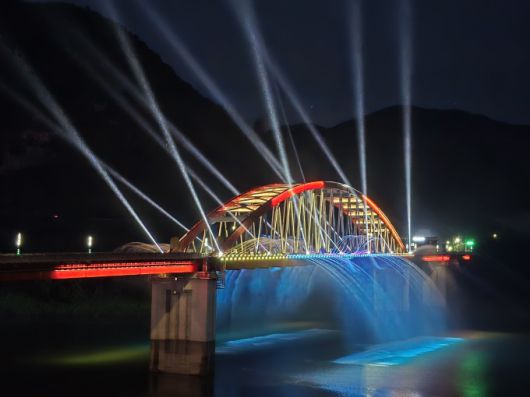 단양 고수대교 경관분수. [사진=단양군] 2025.08.13 choys2299@newspim.com