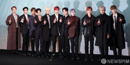 [서울=뉴스핌] 최상수 기자 = 그룹 워너원이 19일 오후 서울 여의도 콘래드호텔 파크볼룸에서 열린 첫 번째 정규 앨범 '1"=1(POWER OF DESTINY)' 발매 기념 기자간담회에서 포토타임을 가지고 있다. 2018.11.19 kilroy023@newspim.com