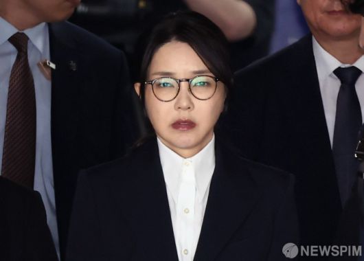 사진은 김 여사가 지난 12일 오후 서울 서초구 서울중앙지방법원에서 열린 구속 전 피의자 심문(영장실질심사)을 마치고 법원을 나서는 모습. [사진=뉴스핌 DB]