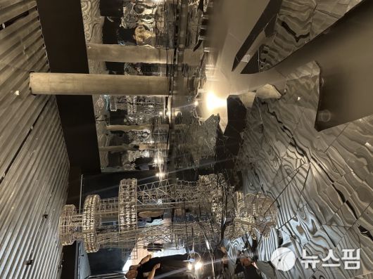 [서울=뉴스핌] 이지은 기자 = '이불: 1998년 이후' 전시 전경. 2025.09.01 alice09@newspim.com