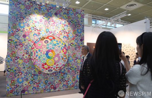 지난해 코엑스에서 열린 '키아프-프리즈 서울2024' 현장. [사진=뉴스핌DB]