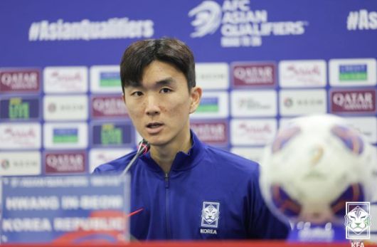 황인범이 13일 쿠웨이트와의 경기 공식 기자회견에서 취재진 질문에 답하고 있다. [사진 = KFA]