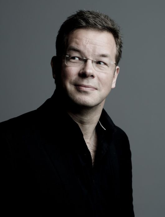 네덜란드 출신의 수석 지휘자 안토니 헤르무스가 이번 공연의 지휘봉을 잡는다. [사진=경기아트센터]