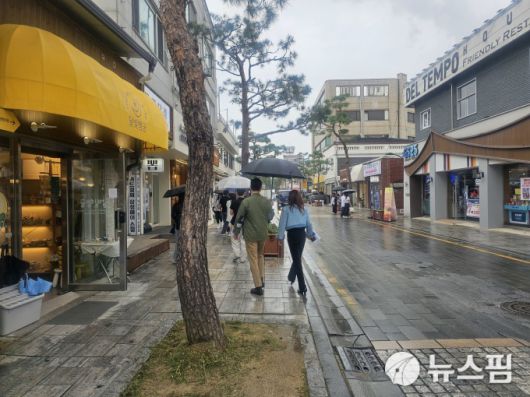 [서울=뉴스핌] 조준경 기자 = MZ세대가 찾는 '핫플레이스'로 거듭난 행리단길 일대. 2025.09.19 calebcao@newspim.com