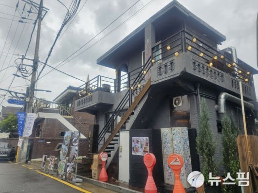 [서울=뉴스핌] 조준경 기자 = 행궁동의 낡은 단독주택을 레스토랑으로 리모델링한 '온도(ONDO)'. 2025.09.19 calebcao@newspim.com