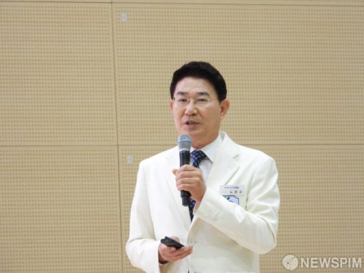 [순천=뉴스핌] 오정근 기자 = 노관규 조직위 이사장 (순천시장)이 27일 전남 순천만생태문화교육원 다목적홀에서 열린 2023 순천만국제정원박람회 프레스데이에서 인사말을 하고 있다. 2023.03.27 ojg2340@newspim.com