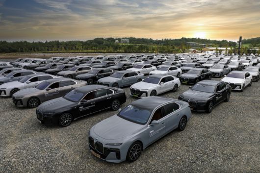 BMW 레이디스 챔피언십 2025, 프리미엄 의전 차량. [사진=BMW코리아]