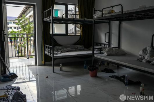 [프놈펜 로이터=뉴스핌] 캄보디아에서 한국인 납치·감금 피해 신고가 전국 각지에서 이어지는 가운데 정부는 김진아 외교부 2차관을 주축으로한 합동대응팀을 현지에 급파했다. 16일(현지시각) 언론에 공개된 캄보디아 프놈펜 인근 태자단지. 2025.10.17 photo@newspim.com