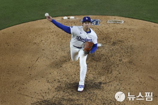 [서울=뉴스핌] 장환수 스포츠전문기자= 18일 밀워키와 NLCS 4차전에 선발 등판한 오타니 쇼헤이. 2025.10.18 zangpabo@newspim.com