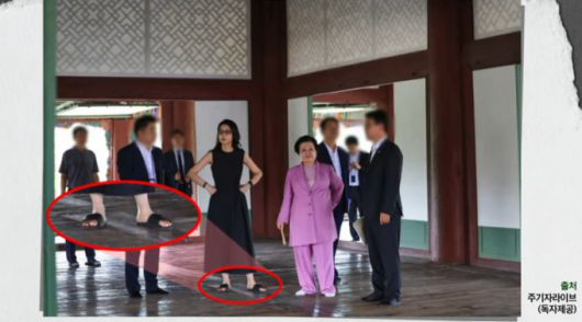 [서울=뉴스핌] 한태희 기자 = 유튜브 채널 '주기자 라이브'는 10월21일 방송에서 김건희 여사가 국보인 경복궁 경회루를 비공개 방문했을 당시 이배용 전 국가교육위원장이 동행한 사진을 공개했다. [사진=유튜브 채널 '주기자 라이브' 캡처] 2025.10.22 ace@newspim.com