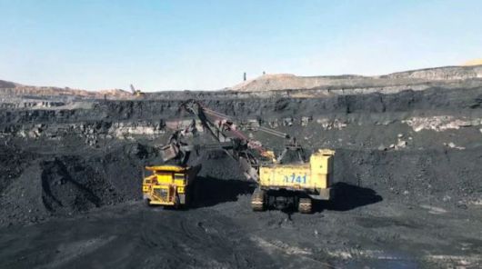 [사진 신화사 = 뉴스핌 특약] 중국 산시(山西)성 숴저우(朔州) 중메이핑숴그룹(中煤平朔集團)의 둥노천광산(東露天礦) 채굴 현장